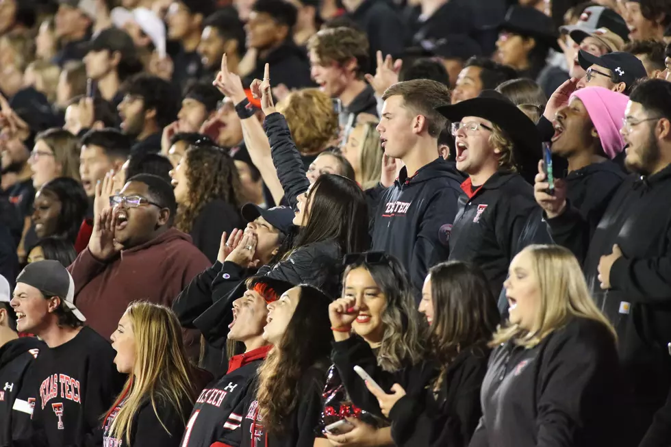 Baylor LB Dunks on Weak Lubbock Atmosphere